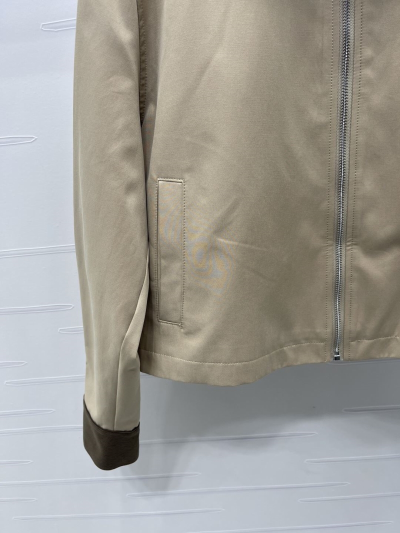 Pra*a outwear